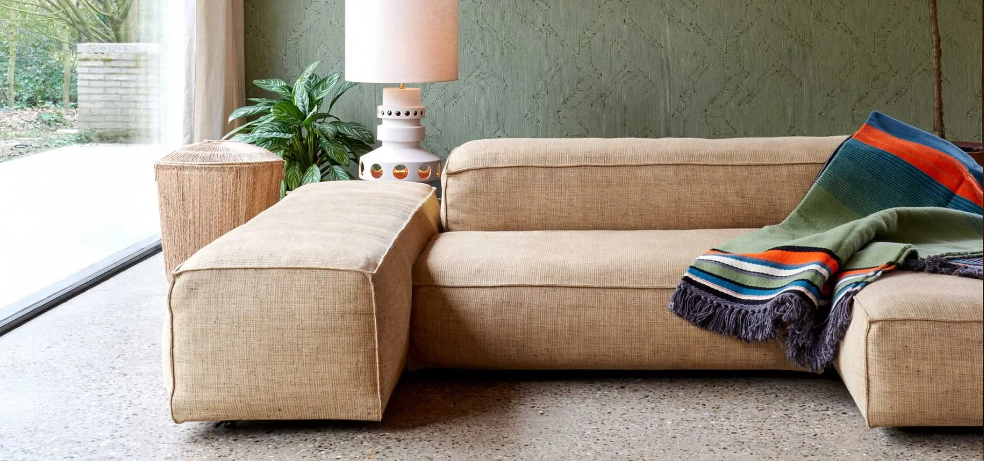 679-T_32_header_1920x900.webp 679-T_32_header_1920x900.webp