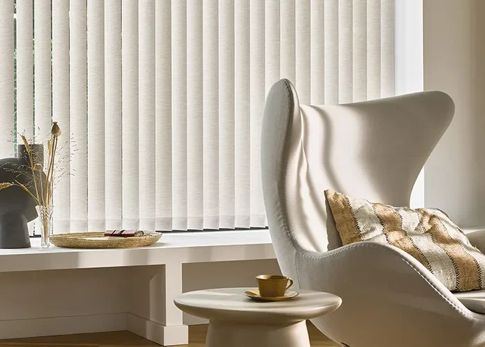 raamdecoratie_verticale-jaloezien_sfeer700_2